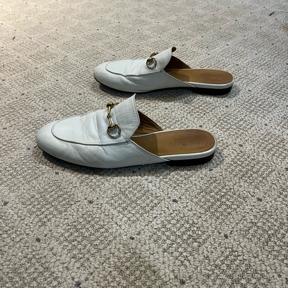 SOLD!!!Gucci Princeton Leather Flat Loafers w/ Goldtone Horsebit Buckle. - Picture 5 of 13